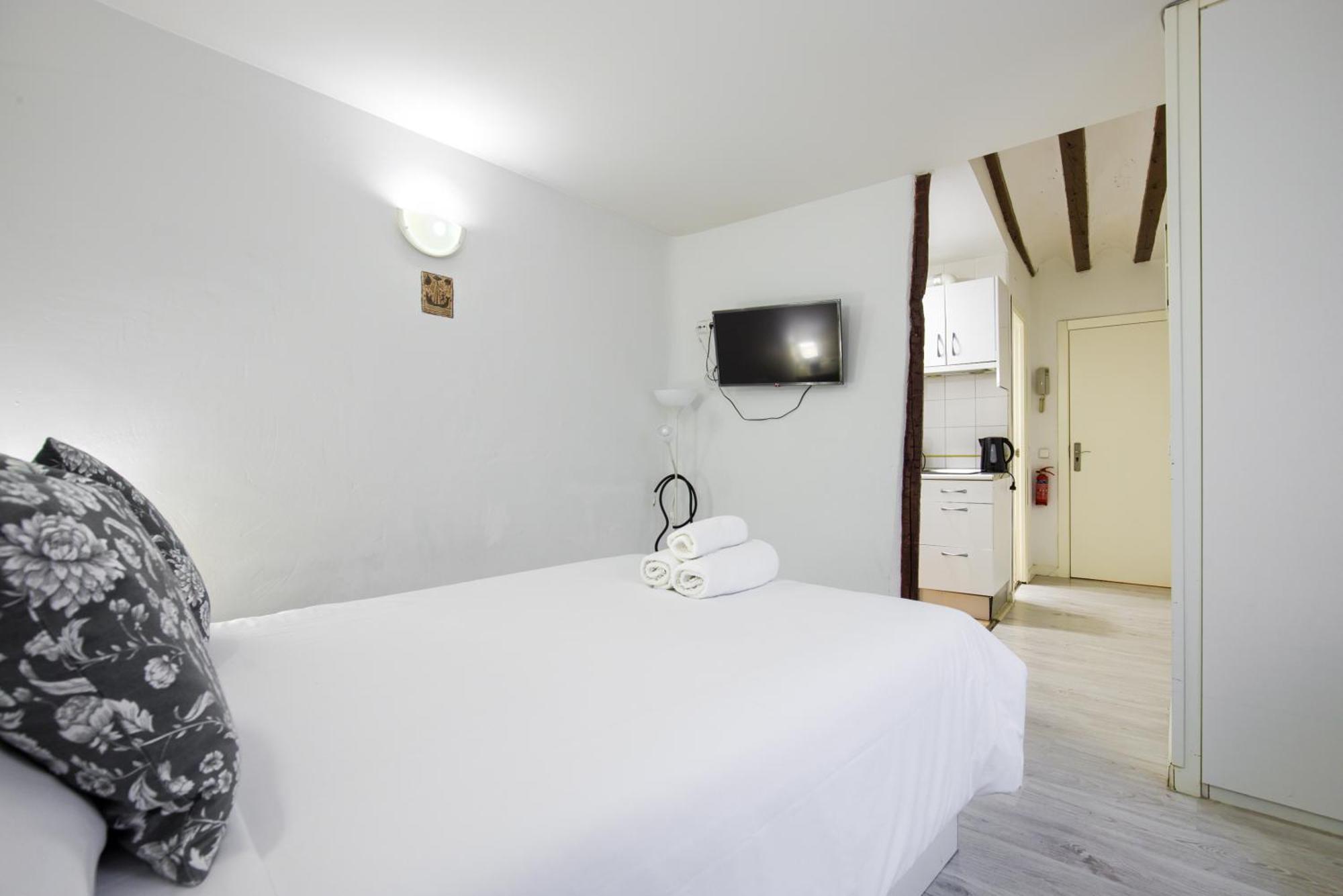 Apartamentos Ryc Alcalá de Henares Dış mekan fotoğraf