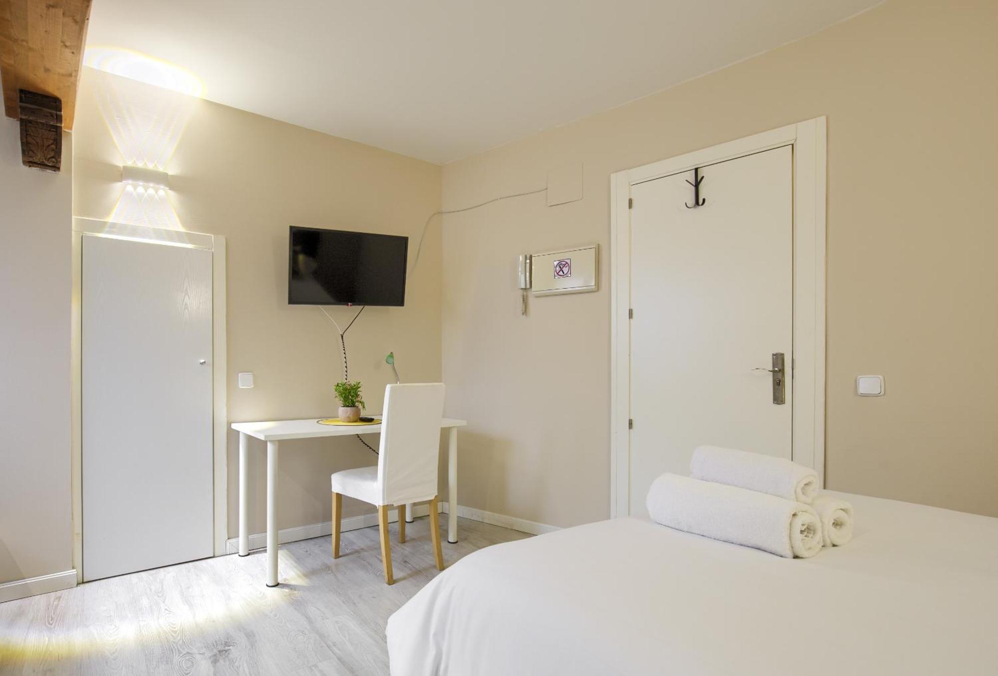 Apartamentos Ryc Alcalá de Henares Dış mekan fotoğraf